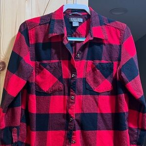 Natural Reflections Red and Black plaid button up top size large